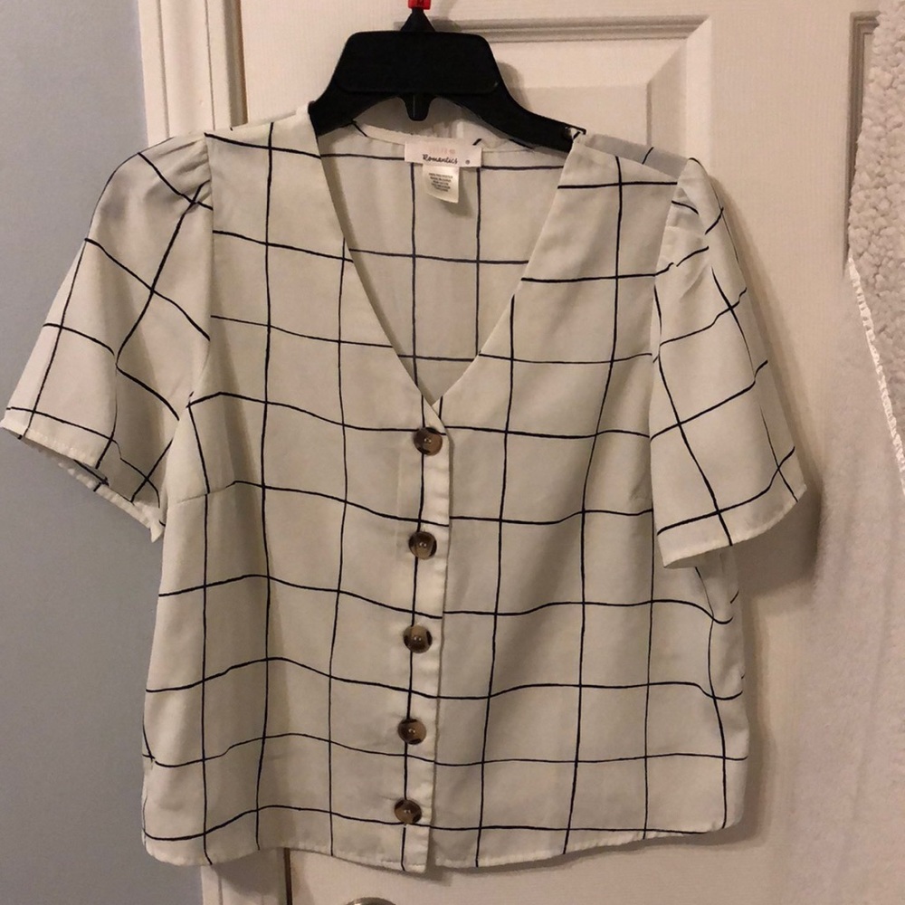 White crop blouse with black pattern